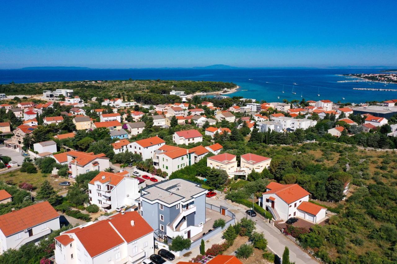 Villa Mariella Новаля Екстериор снимка