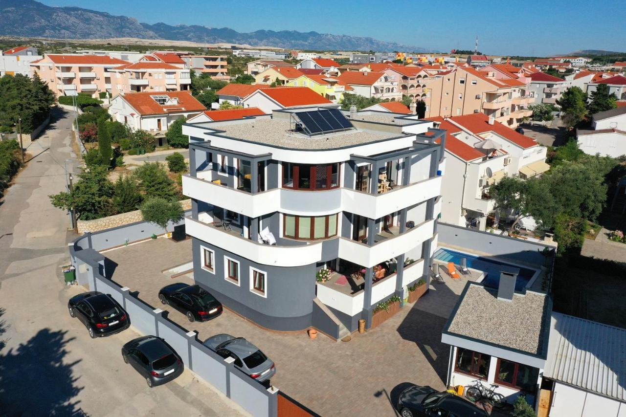 Villa Mariella Новаля Екстериор снимка