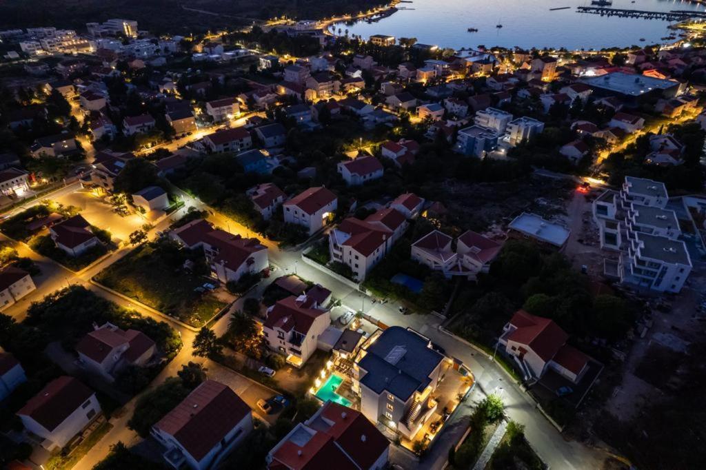 Villa Mariella Новаля Екстериор снимка