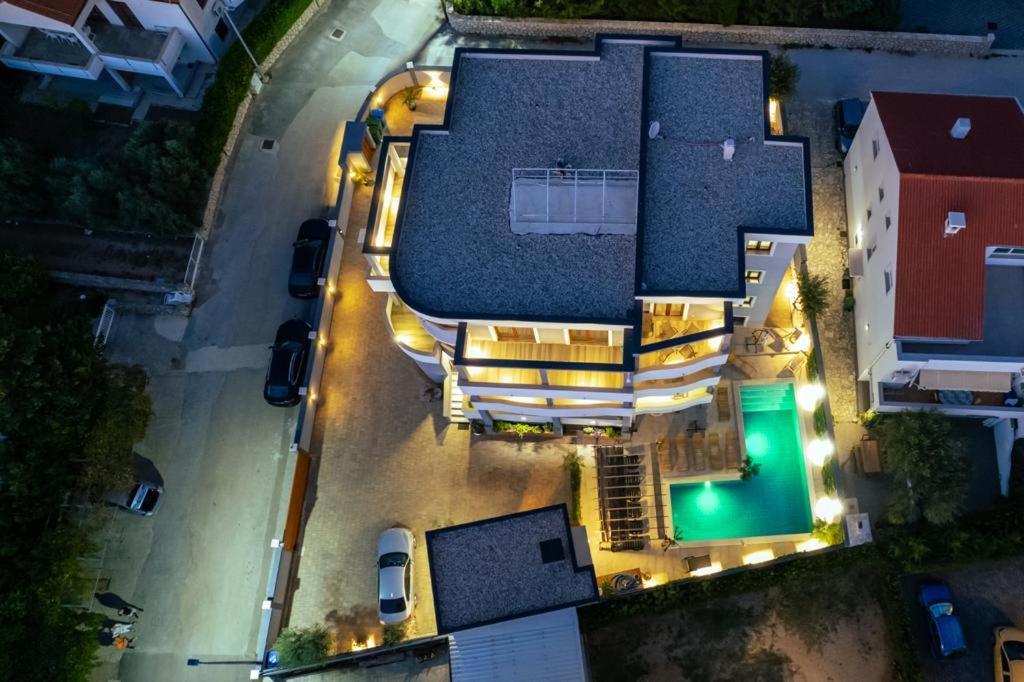 Villa Mariella Новаля Екстериор снимка